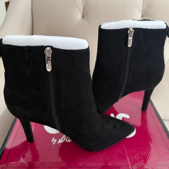 Circus by Sam Edelman Black Pointed Faux Suede Bootie - Picture 6 of 7